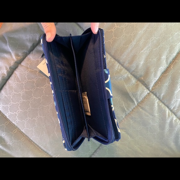 Vera Bradley turnlock wallet - Picture 2 of 4